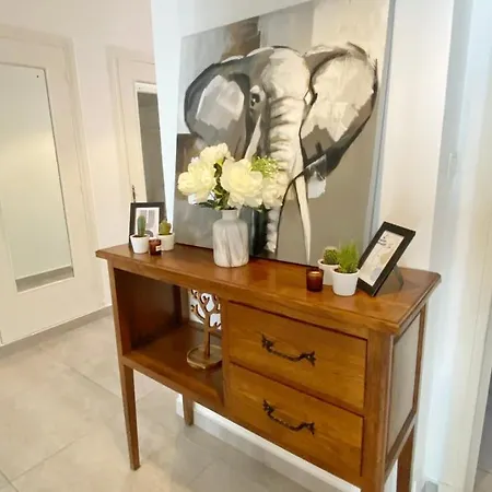 Apartment Promenade: Spacious Air-conditioned Near