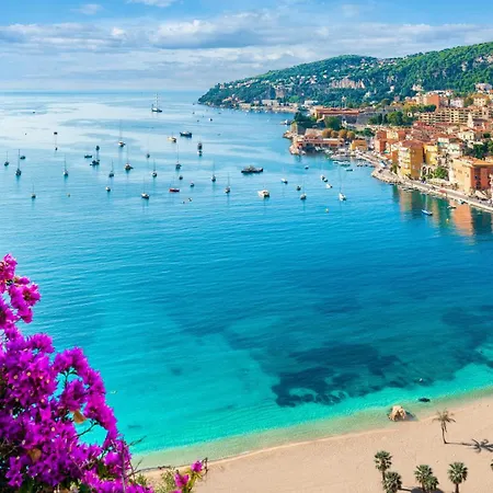 Apartment Promenade: Spacious Air-conditioned Near Nice